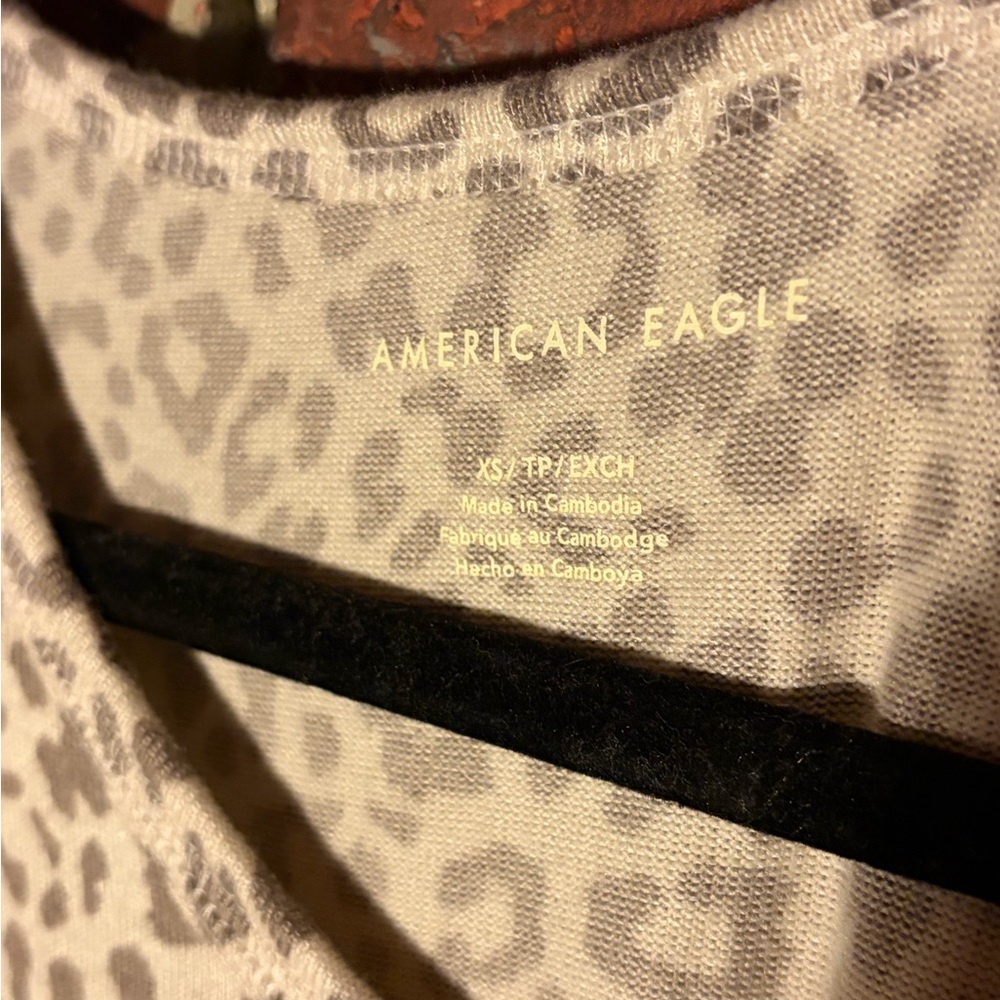 American Eagle Leopard Print Soft Knit Long Sleeve Top XS Neutral lightweight - Picture 2 of 3